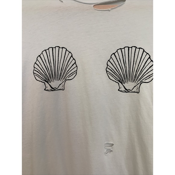 Lulusimonstudio Small Distressed Sea Shell White T Shirt - Picture 4 of 16
